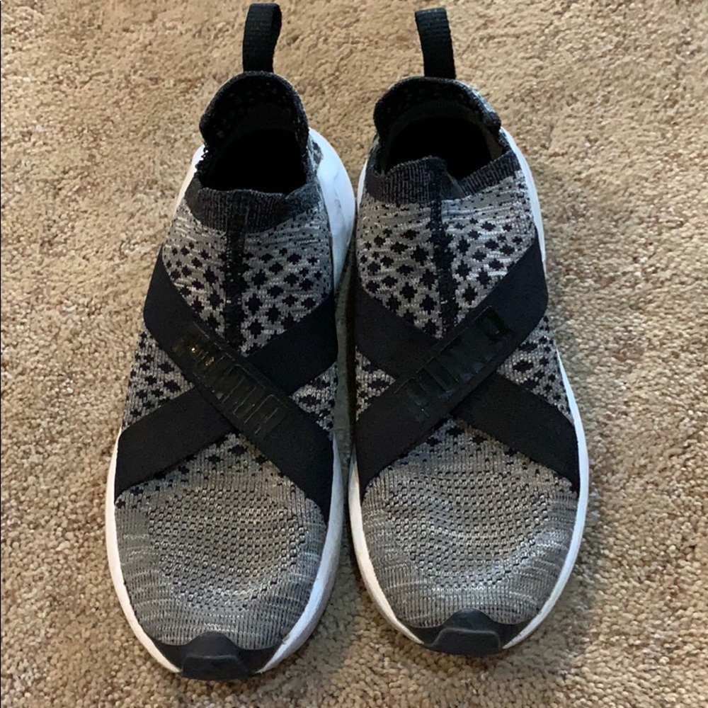 Boys size 4 no lace athletic shoes
